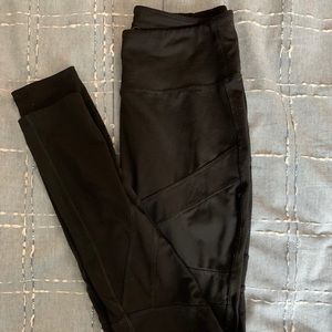 Jessica Simpson leggings with mesh cuts